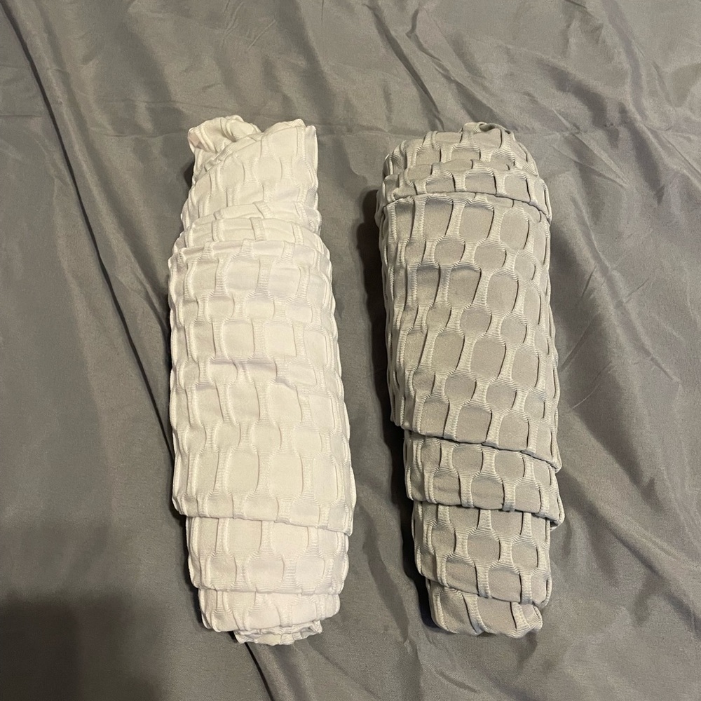 Womens Textured Leggings - White and Gray